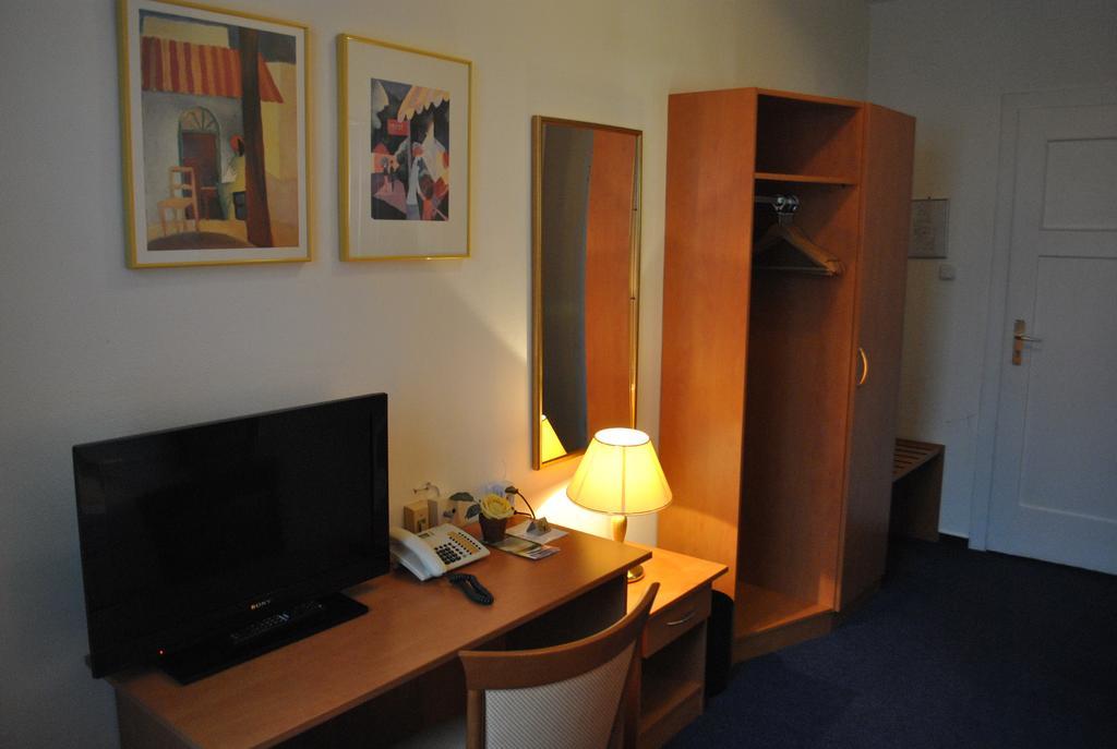 ホテル アム コルンマルクト ハイデルベルク 部屋 写真